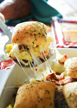 daily-deliciousness:  Sausage egg bacon cheese breakfast sliders 