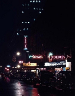 roundermask:  fuckyeahvintage-retro:  52nd Street in New York City, 1948 © William Gottlieb  The great lost jazz clubs  V_V  