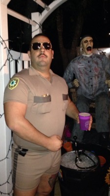 sepdxbear:  scottydarksider:  No underage drinkers can escape the Beer Police!    // 