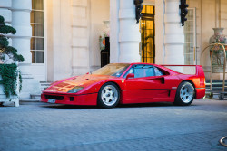 carpr0n:  Starring: Ferrari F40 (by Paul
