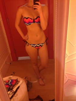 beach-blazin-babe:  I want this bikini so bad!!!!
