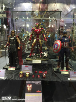 Nomalez:  Hot Toys: Captain America, Iron Man, Thor, Black Widow, Hawkeye And Hulk