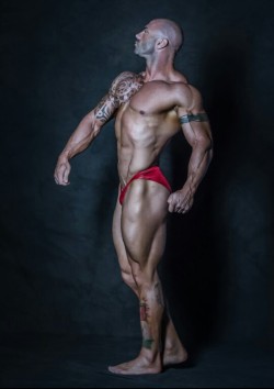 muscles-and-ink:  Raffaello Cecere