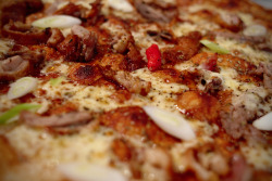 Peking Duck Pizza, Pizza Marzano&rsquo;s Pizza Express, Jakarta.