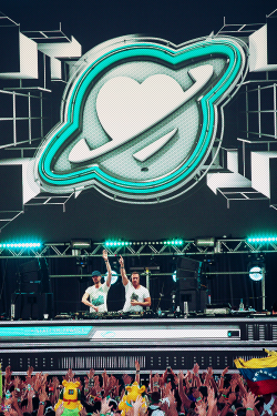 rave-republic:  ASOT Stage at UMF 2014 |
