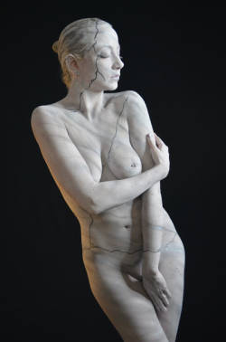 statuefied:Marble Statue This is by bodypaint artist Rich Diltz