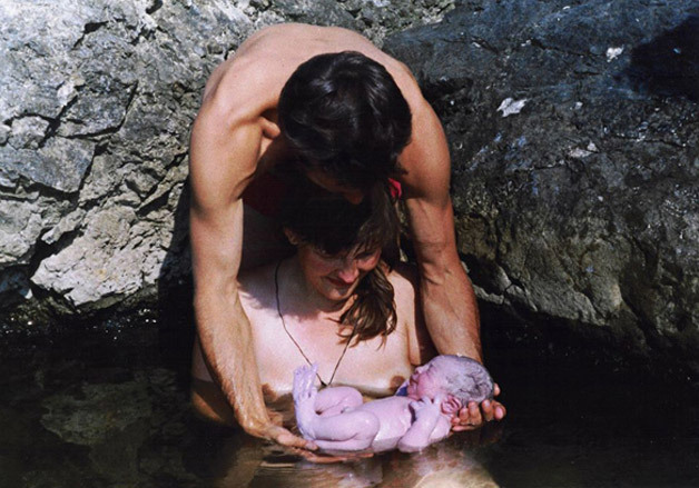 earth-song:  Father registers exciting photos of the birth of their 4 children in