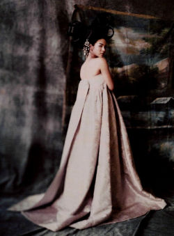 labsinthe:  &ldquo;HWANGJINI in Paris&rdquo; Song Hye Kyo photographed by Paolo Roversi for Vogue Korea 2007