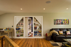 rainshading:  swoonreads:  fuckyeahawesomehouses:  More Bookshelves Hiding Secret Rooms  Yessssss.  I need this so bad :( 