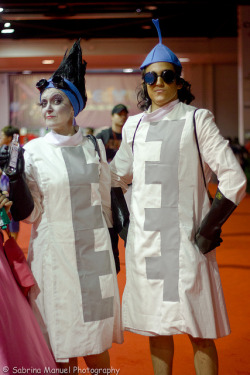 hippity-hoppity-brigade:  causeallidoisdance:  bananamanismyspiritanimal:  Yzma and Kronk on Flickr. FLAWLESS PEOPLE. FLAW. LESS.  I WAITED MY WHOLE LIFE FOR THIS FUCKING COSPLAY  HER BOTTLE HAS A LLAMA ON IT 