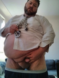 friendly-cub:  i-lust-you-chubs:  singled out one picture i saw in a random persons photoset because hes really hot and hes such a nice guy (based on what i seen from his blog, more than sure hes a nice guy though)  anyways thats nightfallbear and sorry