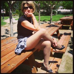 #sexy #voyeur #girls #woman #women #mature #maturewife #glasses #legs #legs_Real