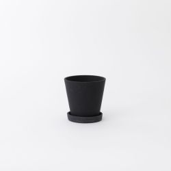 maliara:Black flower pot