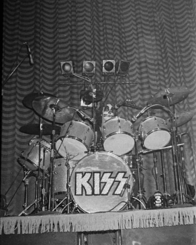 Posted @withregram • @acefrehleysshadow #Kisstory March 19, 1975Northampton, PA 🇺🇸 (**Two Sets)The Roxy TheatrePromoter: Rick Mussleman/WSANOther act(s): PassportReported audience: ~1,000 at each show.Set list(s):First Set:Unknown.Second Set:Deuce