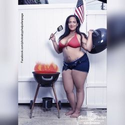 Jackie A  @jackieabitches is ready to have 4th of July cook out. Who&rsquo;s ready to eat?!?!!  #Dmv #summertime #photosbyphelps #reallight #bbq #cookout #nikon #sexappeal #baltimore #covergirl #curves #4thofjuly #flag #holiday #model #honormycurves #plus