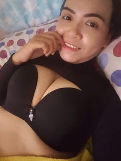 aussss:  Malay fling, cant wait to bring her out to dump my cum at her! Wohoo💦💦💦💦 mother of 3. MILF reblog pls,1000reblog and i will upload the video of her with face fucking my dick n sucking  #dontstealmyphoto  #authentic