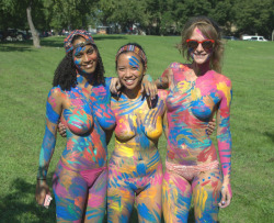 festivalgirls:  Body Paint http://tiny.cc/cwqtiy
