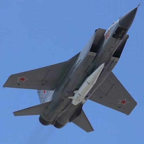 planesawesome:  Mig-31K Foxhound interceptor armed with Kh-47M2 Kinzhal Hypersonic ballistic missile. The Mig-31K is a modification of the Mig-31 Foxhound, the Soviet Union’s first  combat jet to integrate fourth generation capabilities and long range