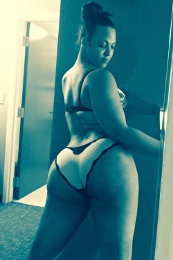 drayacoxx:Ass phat get some more!!!