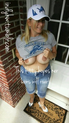 indyhw:  #milf #hotwife #bigtits #blondemilf #anklet #outdoors