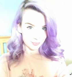 Dollyswitch:  Apocalypticgirl:  I Miss My Purple Hair. My Hair Was Way Too Damaged