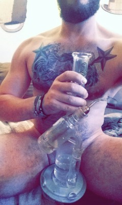 deep–sigh:  #nakedstonerdudes #nakedbonghits  #wpd  I’ve been wanting to do one of these since I saw weedporn daily do it 