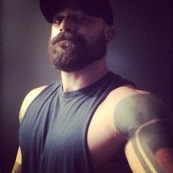 bugsy99:  Follow me and I’ll follow you. See hundreds of great beards of all sizes. BG