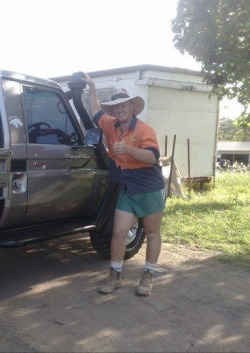 ausboots:  j6i9mmy:  tradieboots:  I want to be your personal cum bucket.  http://tradieboots.tumblr.com/  Wow, those legs 