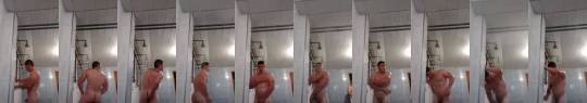 machomorbo:  Espiando en las duchas. / spying at the showers.
