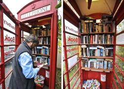 randomanimosity:  squirrels-are-friends:  flickflickflicker:  fivefifteen:teatime-with-nikki:(via artsyphartsy) London is calling! Actually, it’s Westbury-sub-Mendip’s new 24-hour phone booth library! After witnessing their weekly mobile library