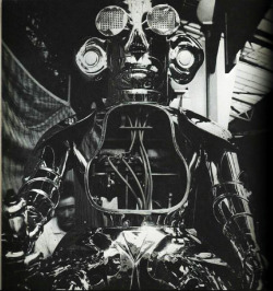 Alpha Roboter by Harry May, being exhibited by Mullard at the Radio Exhibition Olympia, 1932via: davidbuckley &amp; cyberneticzoo