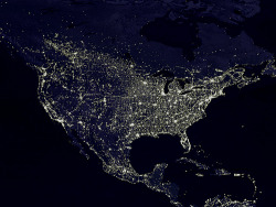de-hut:  The Night Lights of the United States (as seen from space) (via woodleywonderworks) Credit: NASA/GSFCThis remarkable image is actually a composite of hundreds of images created using satellite data collected at night. The brightest areas of