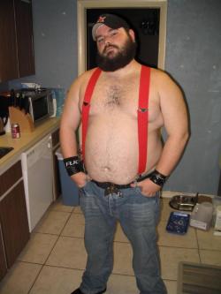 bearmythology:  (via designercub) Automatic Sofakingbear with red hot, hot red suspenders reblog! 