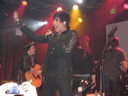 flxfelicis:   Adam Lambert, Kris Allen and Allison Iraheta performing at the Highline Ballroom for Ryan Seacrest Present’s Idol Rock My Town. Best experience of my short life, pretty much. Thank you Isabel Moriarty for taking me to such to this fucking