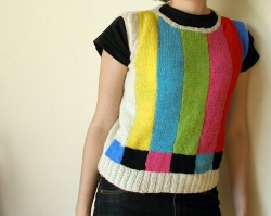 thedailywhat:   Sweetass Sweater of the Day: Marina Torreblanca’s handmade test-pattern sweater is all kinds of chroma-calibrating kickassity. [craft.]   WHY DIDN&rsquo;T I THINK OF THIS? OMG WANT.