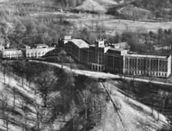 tleet:  Waverly Hills Sanatorium | Louisville, KY   When i gey my license, i WILL be going there.