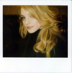 canadie-girl:  ♥  jessica stam is so lovely
