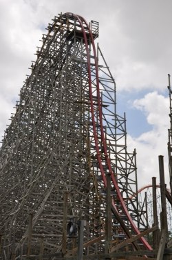 New Texas Giant First Drop! Shit Looks Intense, Cant Wait For Next Season To Ride!
