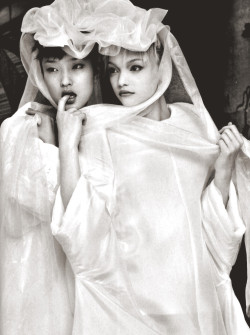 Du Juan &amp; Gemma Ward By Patrick Demarchelier In Vogue Paris October 2005