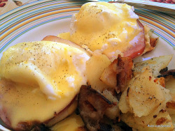 mumueller:  ilovebreakfast:(via pgsvensk)   Eggs Benedict = Best Breakfast Food. EVER.