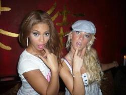 imsofamous:  Beyonce and Heather Morris from