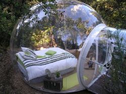 fuckyeahlestwinsx:  thebrigeedarocks:  annabellalovesyou:  itrybutitshows:  Omg imagine if it was pouring with rain and just ugh so cosy and umf    Imagine waking up in the middle of a snowstorm. It’d be like a reverse snowglobe. REVERSE. SNOWGLOBE.