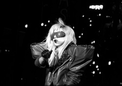 Fuckyeahladygaga:  Lady_Gaga-Lolla2010 (6) (By Alan) 