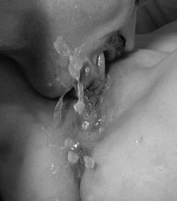 dreamsiwouldliketolive:  I so want this to happen while I’m tonguing a woman. crazyaboutcum:  Turnabout is fair play!! lyquydenygma:  slickbackjr:  iwannab4everyung:  i want someone to make me do this!  had this happen to me before the noise she made