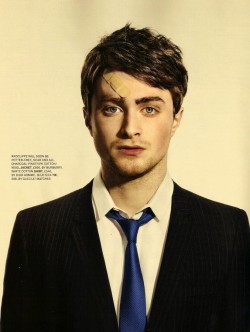 z-mehx3:  fuckyeahharryhermione:  hhrwillruletheworld:  februrary:  I love this holy fuck worddddds can’t explain my love. the bandaid completes it.   THE BAND AID IS AWESOME  Band aid. Face. Unf.  YUM  Yes. Yes, he is. :D