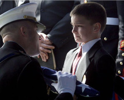 rnovement:  notsoinnocentalchemist:  honorized:  So much respect. And sadness. He’s trying so hard to stay strong.  No, no, this is horrible. You see, the flag will go to the husband or wife of the deceased soldier as next of kin. This flag is going