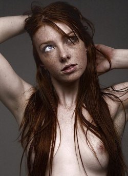 sweet4gingers:  I love the freckles!