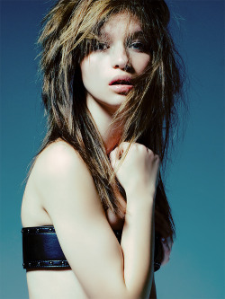 Model: Deena Kacie
