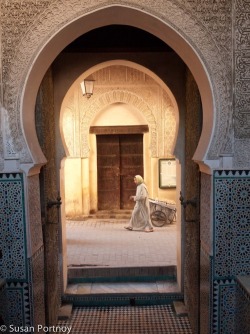 sunsurfer:  A beautifully sculpted archway - one of many- in Fez, Morocco  photo by travelbuff 