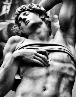 regardintemporel:  Michelangelo (1475-1564) - The Dying Slave, 1513-1516 